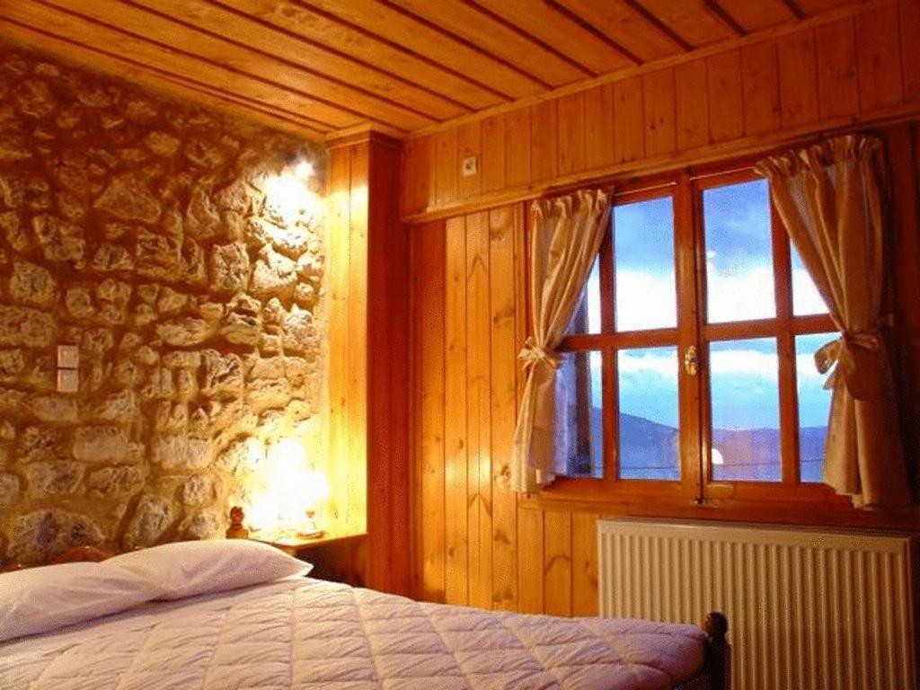 Ariadne Guesthouse أراخوفا الغرفة الصورة